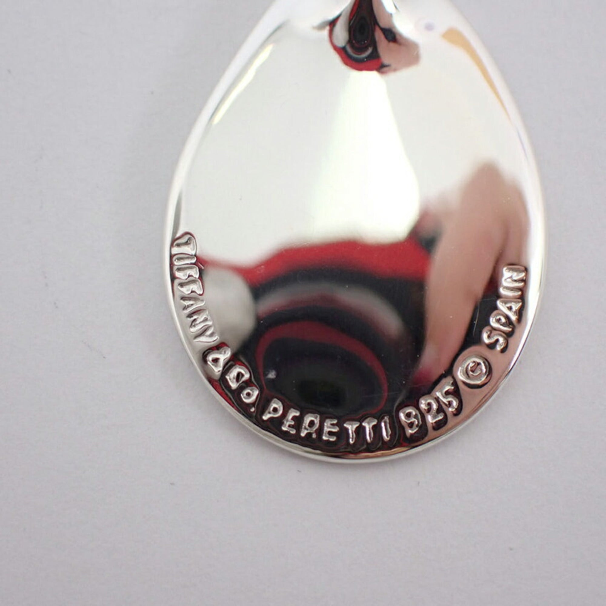 925 Madonna Pendant Necklace L96407