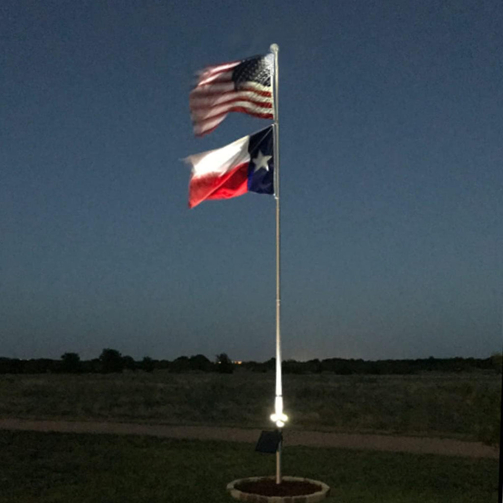 Solar Flagpole Light with 3 Spotlights X23335