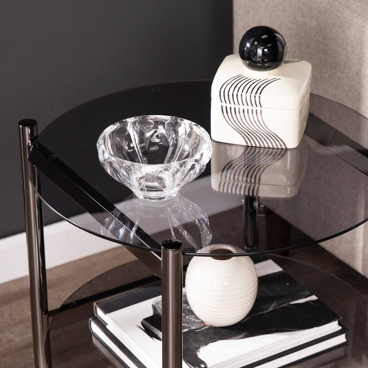 Round End Table with Glass Top I669