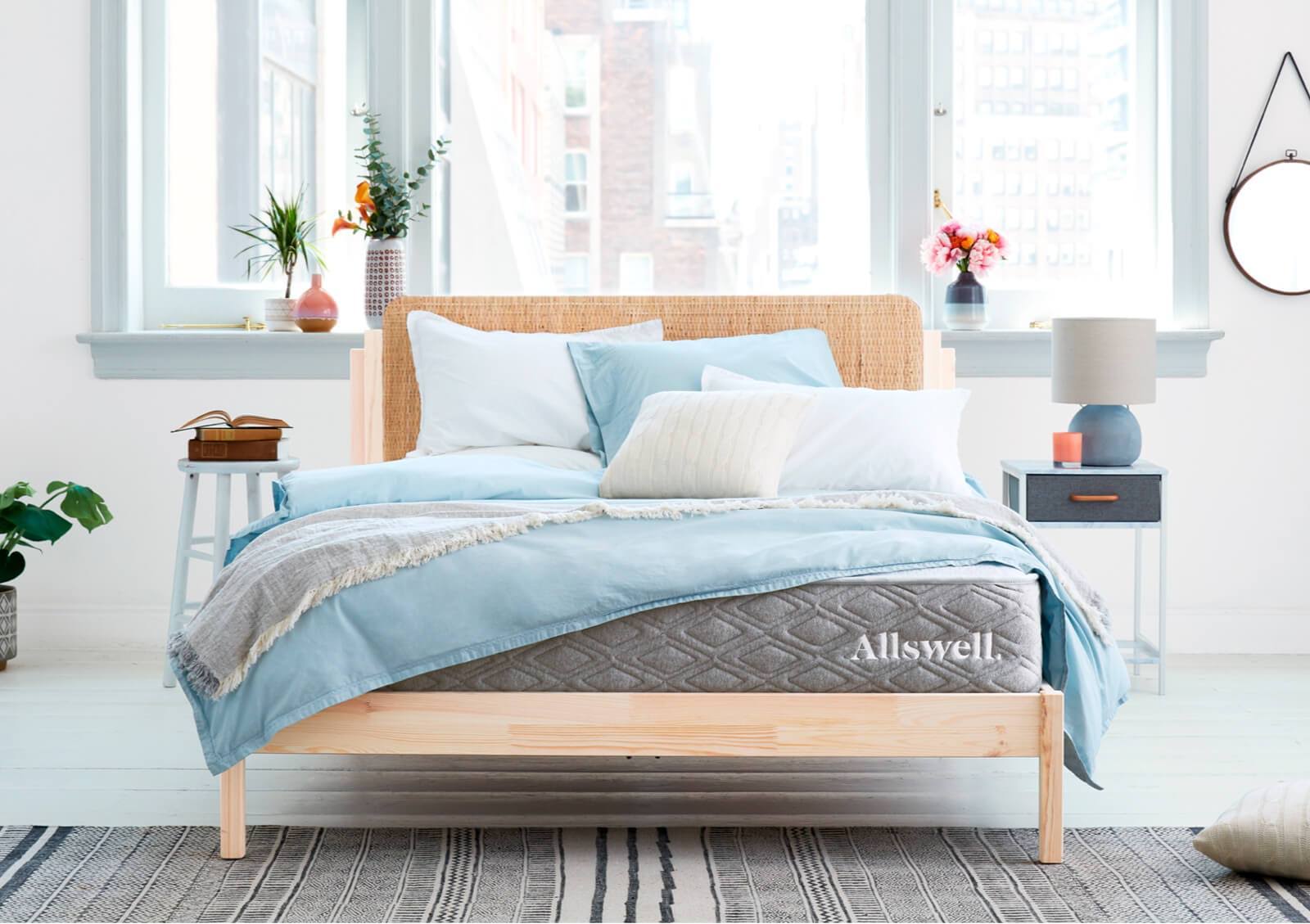 Medium-Firm Hybrid King Mattress S72874