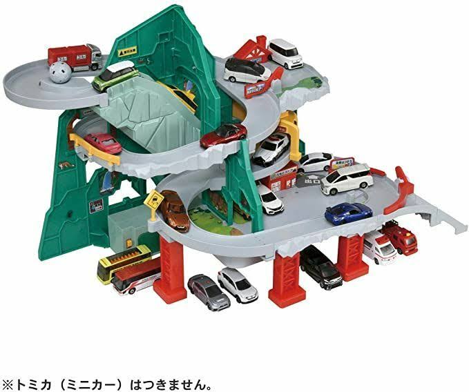 Tomica World Go Through Tunnel Mountain Climbing Drive V7470