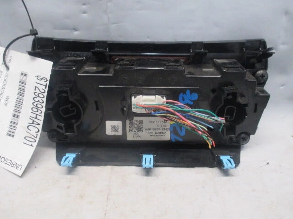 Pre-Owned Subaru Impreza AC Heater Temperature Control Unit D49904