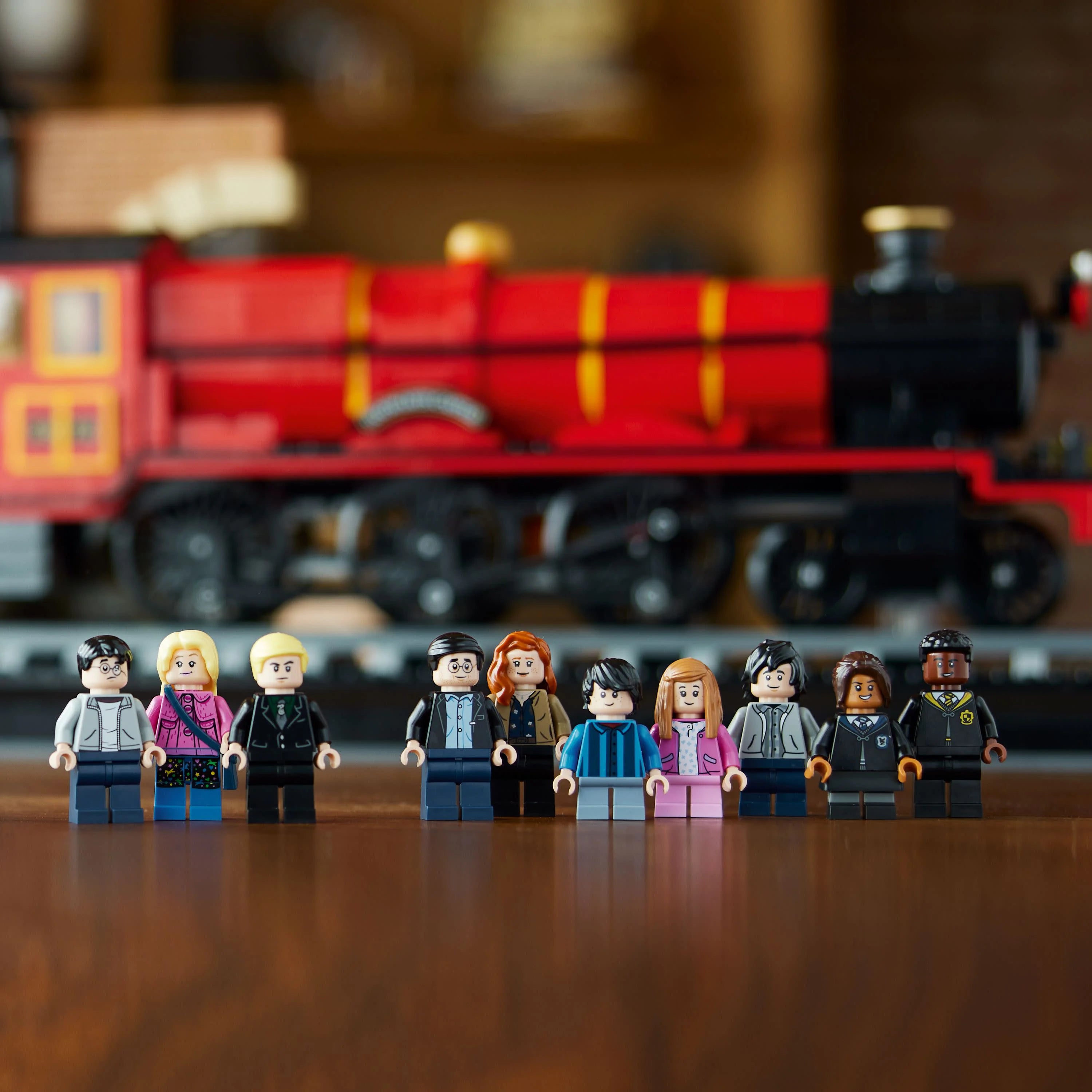 Hogwarts Express Collectors' Edition Steam Train Model Set M82802