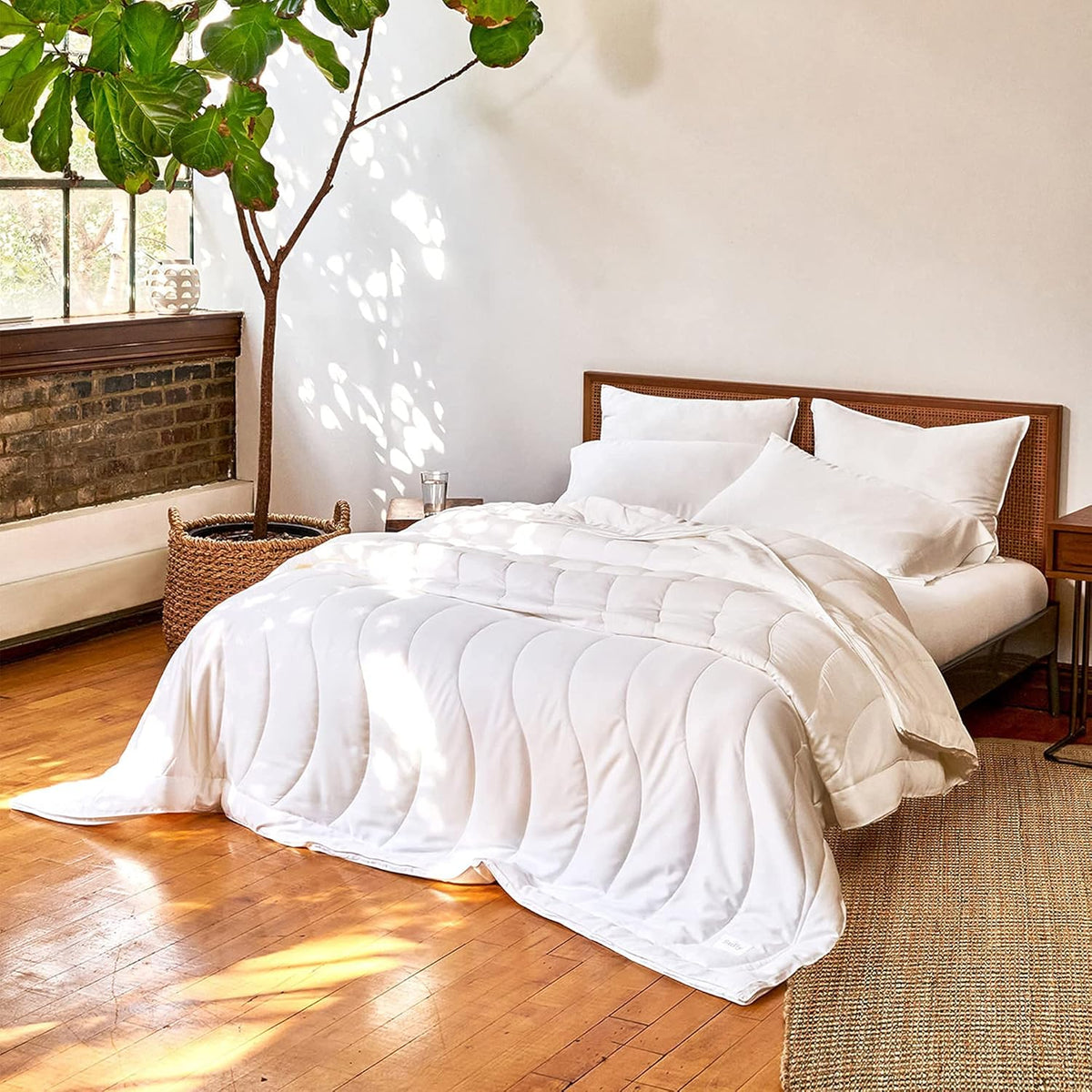 White Lightweight King/Cal King Eucalyptus Lyocell Comforter G30152