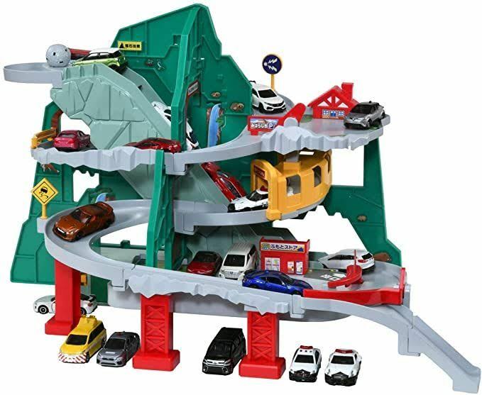Tomica World Go Through Tunnel Mountain Climbing Drive V7470